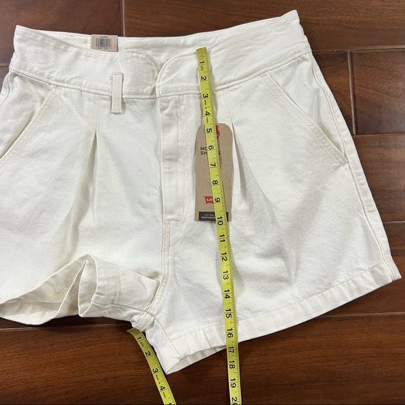 Levi's Size 31 Clean Sweep High Rise Mom Shorts - Picture 4 of 9